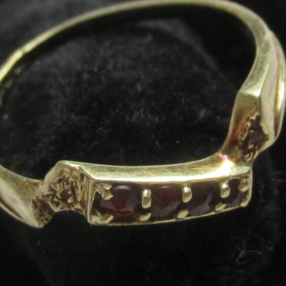 14k Gold, 4 Red Garnet stones, Ring, Czech, Size 6.5 - Picture 2 of 11